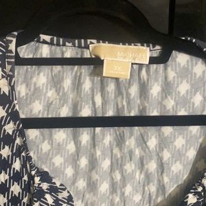 V neck chain detail navel and white gingham top